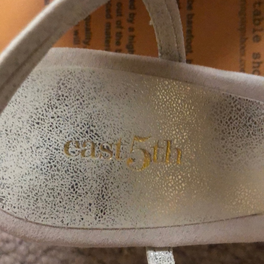 Sandals - Picture 7 of 8